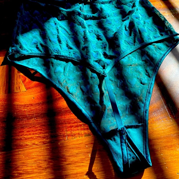 BRAND NEW Victoria Secrets Green Textured Teddy Size Large - Picture 4 of 6